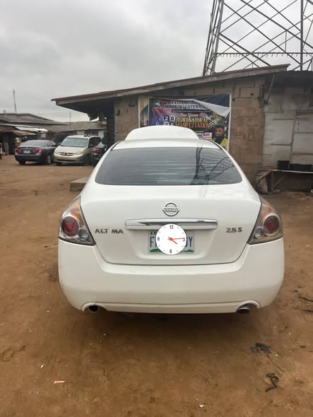 A picture of Nissan Altima 2009