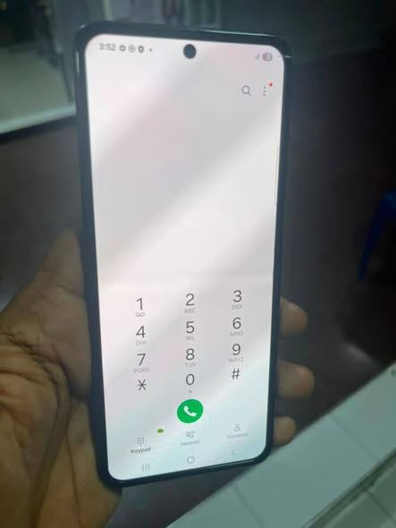 A picture of Galaxy Z Flip 3 128gb 650k 0701707265