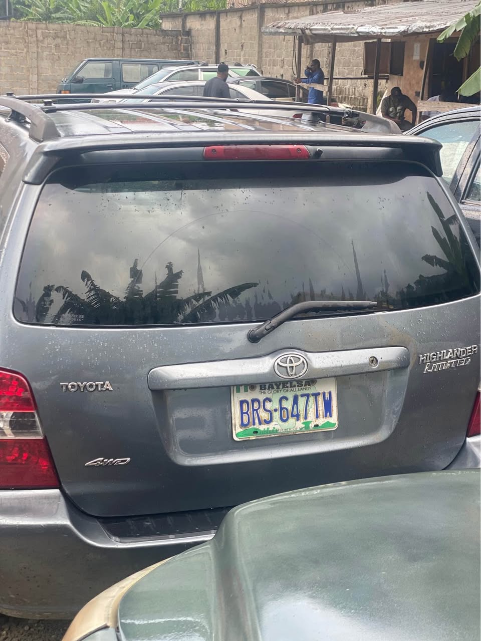 A picture of Toyota Highlander 04