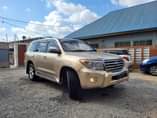 A picture of LANDCRUISER V8 REG DNZ YOM 2009 10 ENGENE 1VD DIESEL