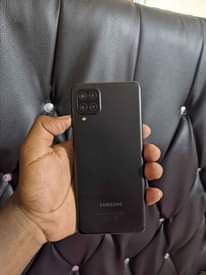A picture of SAMSUNG A12