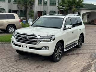 A picture of LANDCRUISER ZX LC200