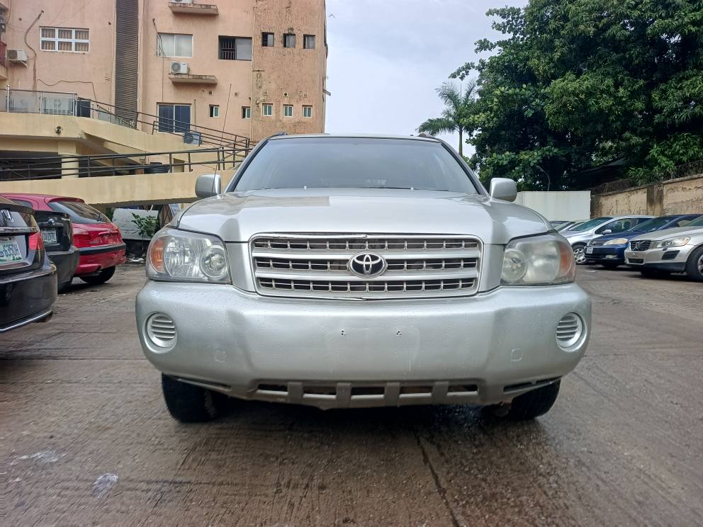 A picture of TOYOTA HIGHLANDER