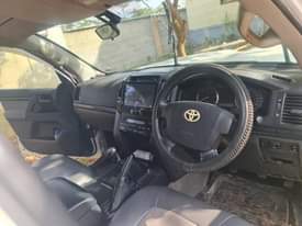 A picture of TOYOTA LANDCRUISER VXR V8 GOOD NEW FOR SELL 100M SO
