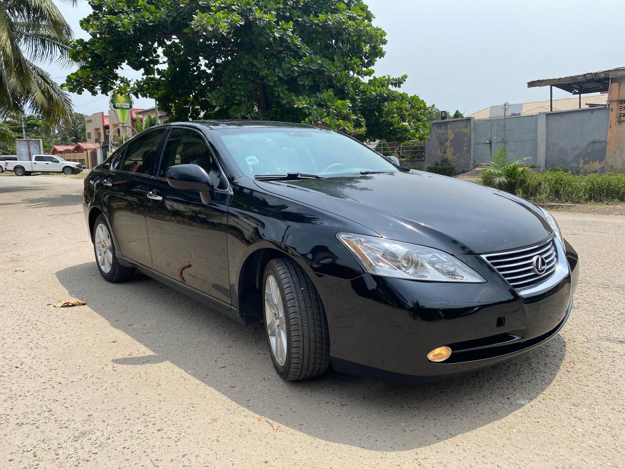 A picture of FOREIGN USED LEXUS ES350