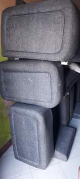 A picture of Sofa set nzima 1 2 3 Yanauzwa kama yalivyo 0625590272