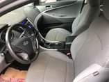 A picture of Hyundai Sonata 2012