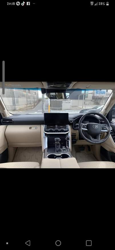A picture of TOYOTA LANDCRUISER ZX MODEL L300