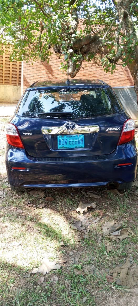 A picture of Toyota matrix 09