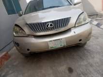 A picture of Lexus RX330 2005