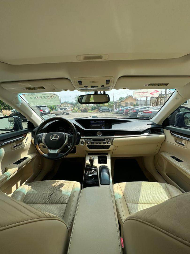 A picture of Lexus Es350 2014 Toks