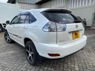 A picture of Toyota Harrier