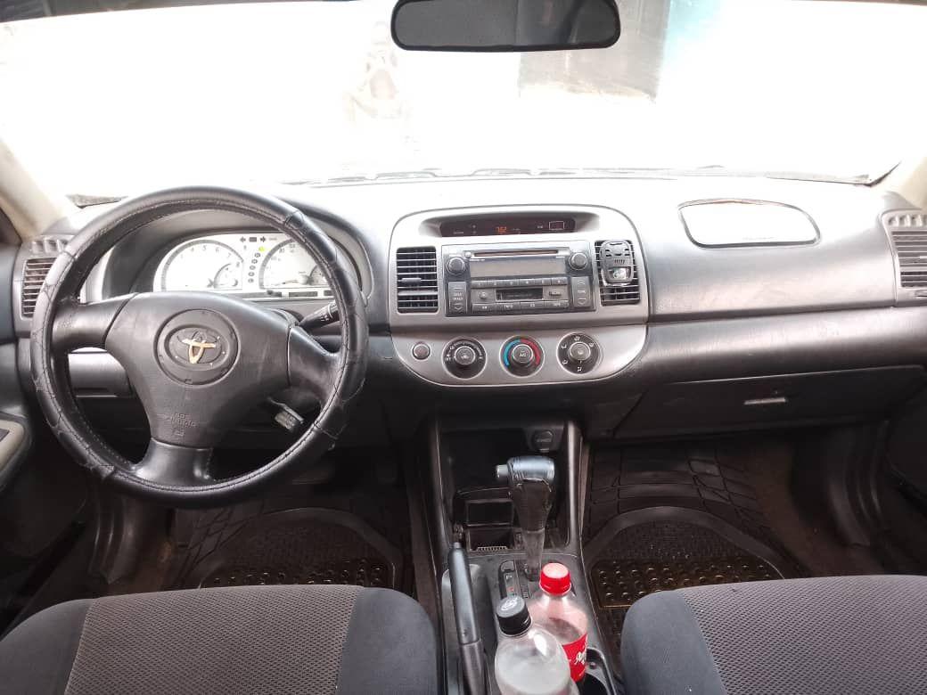 A picture of 2004 Toyota Camry