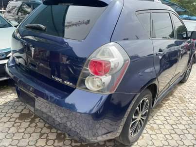 A picture of Belgium standard 2009 Pontiac vibe