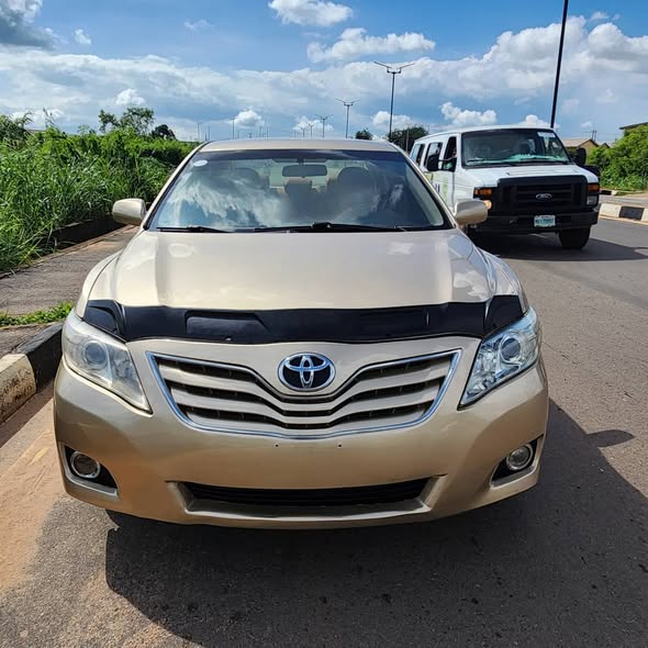 A picture of NEATLY USED 2010 TOYOTA CAMRY HAS A CLEAN INTERIOR WITH