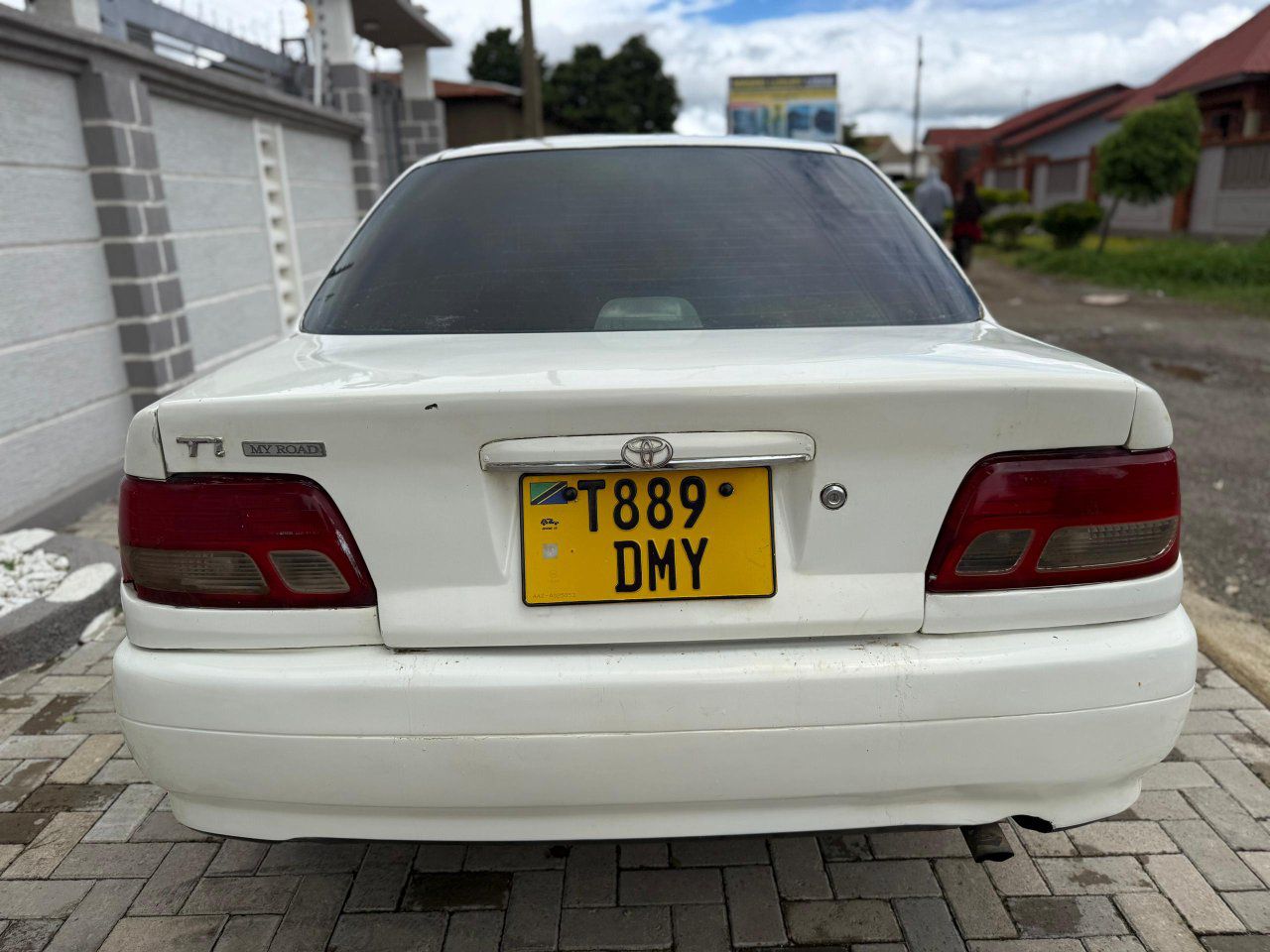 A picture of Toyota carna Ti