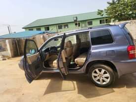 A picture of 2004 Toyota Highlander