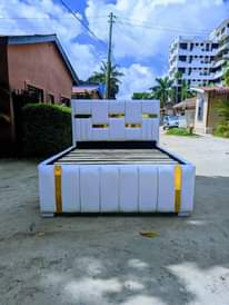 A picture of Bed room bei kuanzia 180000 220000 nazaidi yabeihizi mbili size