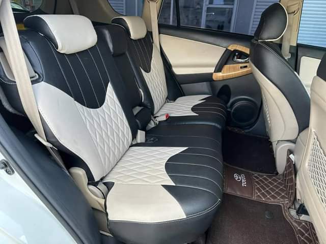 A picture of Toyota Vanguard Seat 7 Year2008 9 Cc 2360 Mileage 82k