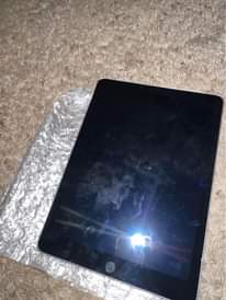 A picture of new iPads 5 gen 32 gb