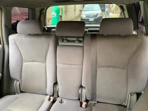 A picture of Nigerian Used Toyota highlander 2005 registered 3row fabric Cracked windshield