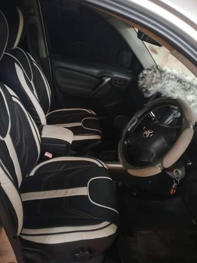 A picture of Toyota rav4