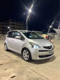 A picture of Toyota Ractis mpya