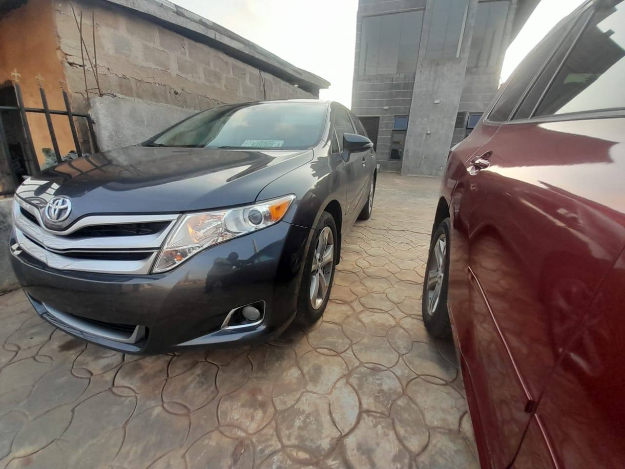 A picture of 2013 foreign Toyota Venza 4plug