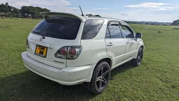 A picture of TOYOTA HARRIER OLD MODEL FOR SELL 13 8M SO PLSEEEE