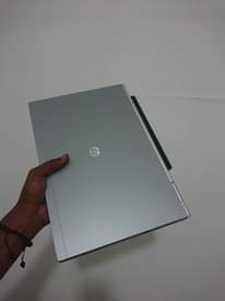 A picture of laptop hp elitebook core i7