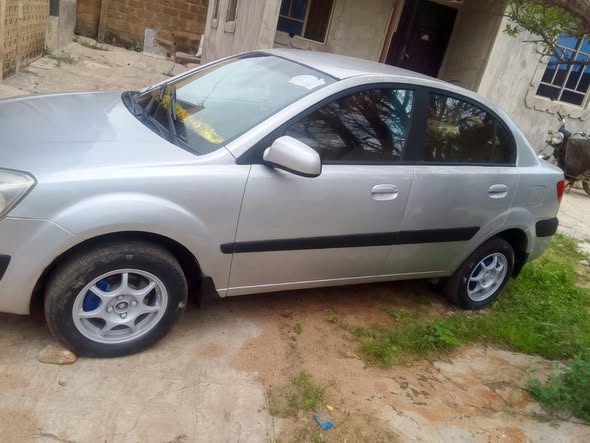 A picture of 2006 KIA Rio kia rio