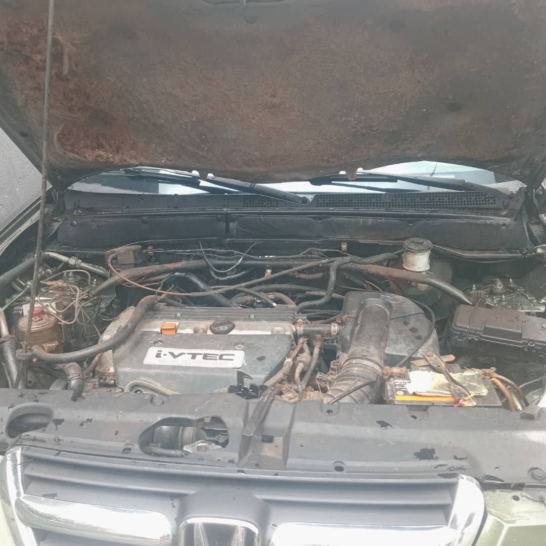 A picture of AWOOF HONDA CR V 05 Nothing to Fix