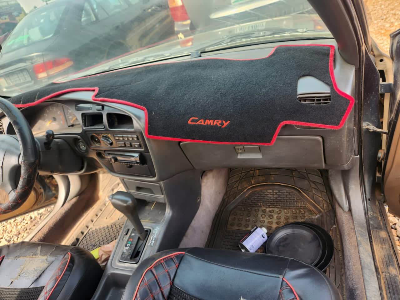 A picture of Toyota Camry 2000