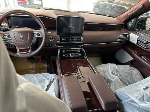 A picture of 2022 Brand New Lincoln Navigator Presidential 260m ABUJA DEAL 08132662602