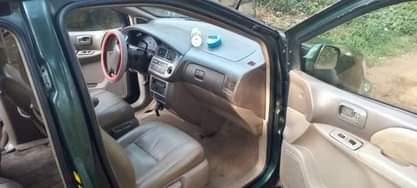 A picture of Back to business 2002 Toyota sienna for sale First body