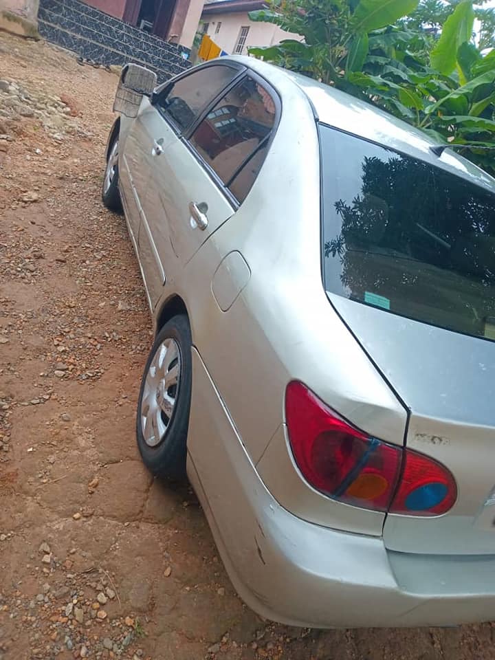 A picture of USED TOYOTA COROLLA 2004