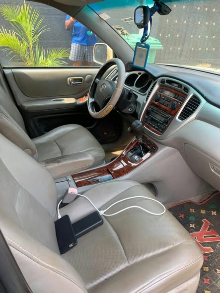 A picture of 2006 Toyota highlander