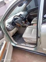 A picture of Lexus RX 330
