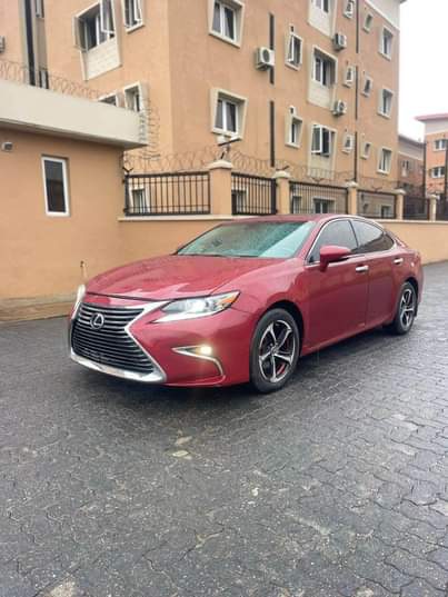 A picture of 2014 Lexus Es350 registered upgraded 2018