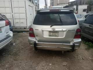 A picture of 3 ROWS TOYOTA HIGHLANDER 2006 2 3M 08026843626