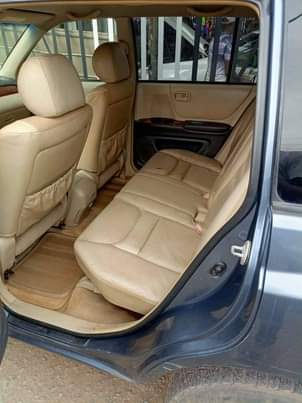 A picture of 2004 Toyota Highlander Limited