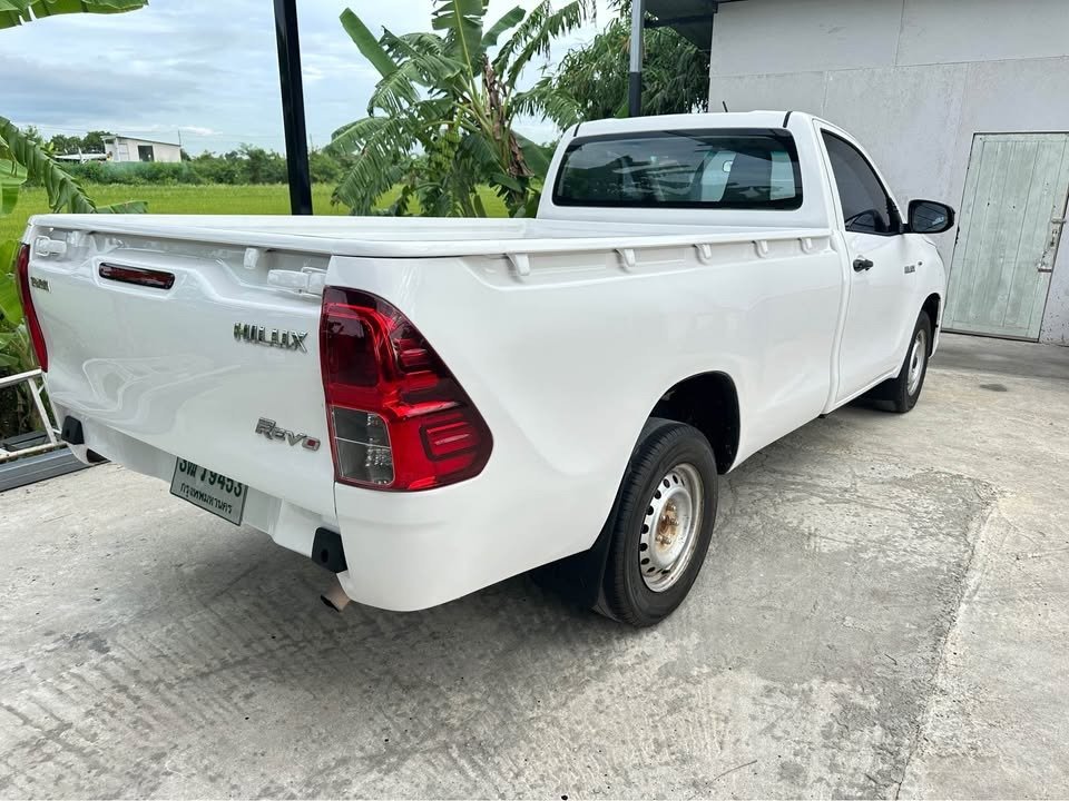 A picture of 2018 Toyota hilux revo 2.4 single cab
