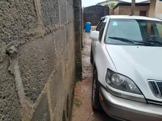 A picture of Lexus RX300