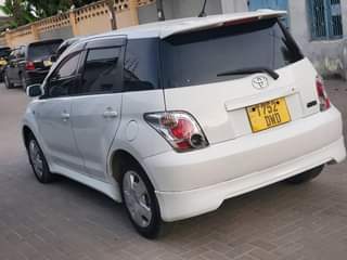 A picture of Toyota Ist price 12 8M