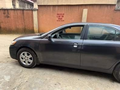 A picture of Belgium grade Toyota Camry spider 2009 model first body super