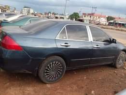 A picture of Honda Accord 2007 DC 4 plugs Clean body and interior
