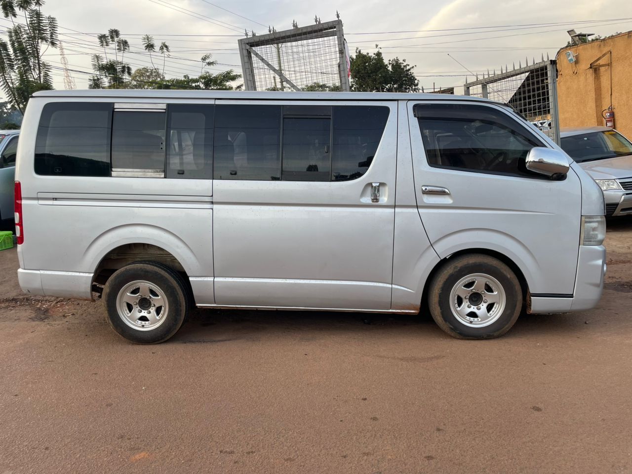 A picture of Toyota Drone HIACE 3 0cc diesel 1kd 60M
