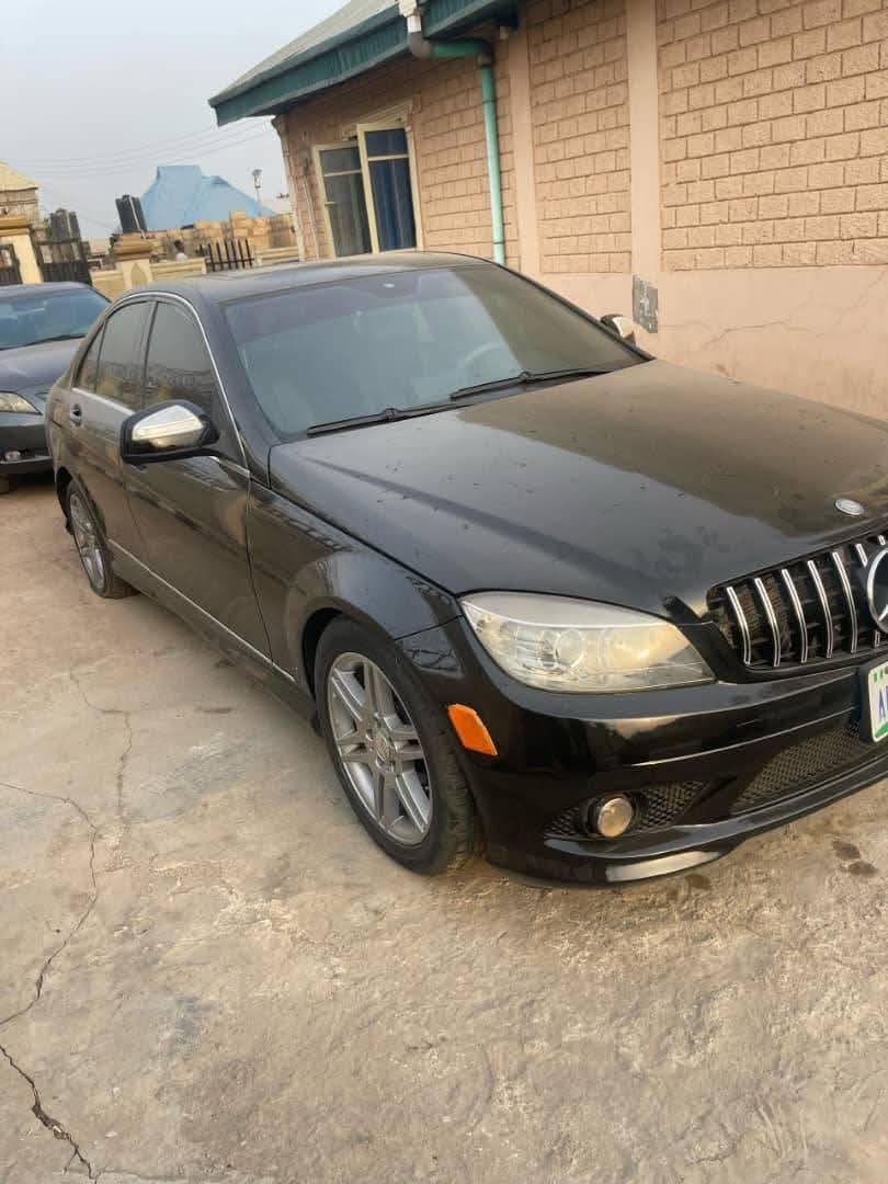 A picture of Benz 350 fomatic