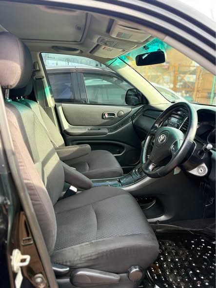 A picture of Toyota Kluger 33M 0705176582