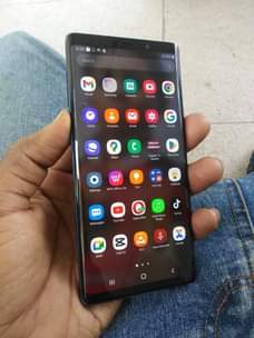 A picture of NOTE 9 SAMSUNG